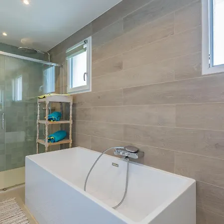 4 Bedroom Stunning In * Baillargues