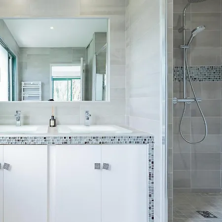 4 Bedroom Stunning In Baillargues