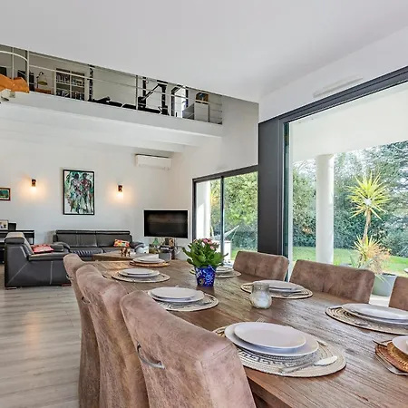 4 Bedroom Stunning In * Baillargues